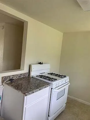 212 Houston St — Photo 20