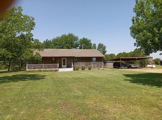 10900 N Leo St, Meeker, OK 74855