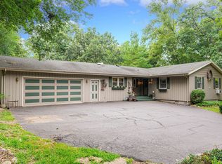 108 Maple Ln, Dixon, IL 61021