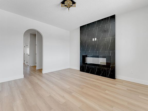 4th image of 22932 80th Ave NW