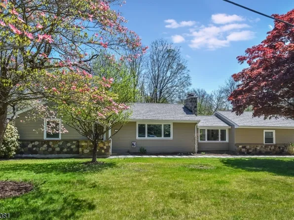 24 Red Barn Ln, West Milford Twp., NJ 07480
