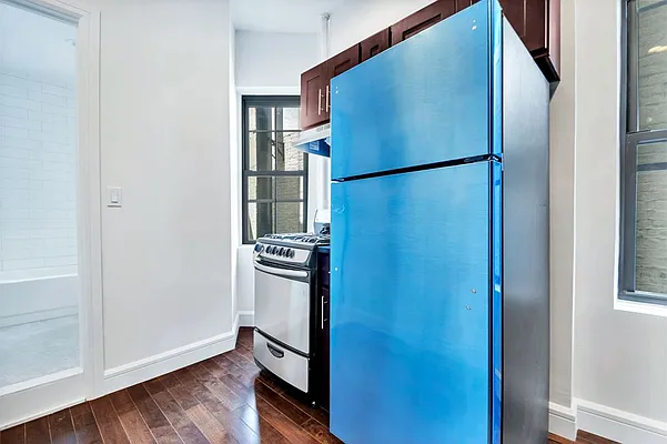 Rented by Pistilli Realty Group | media 7