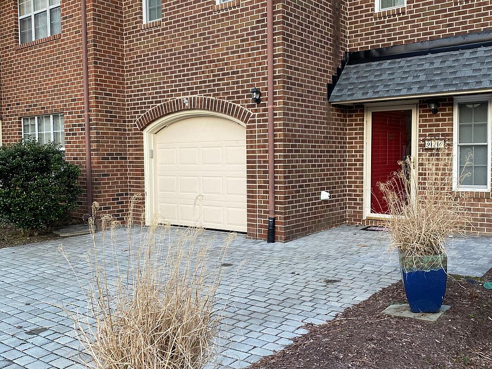 1st image of 920 Poquoson Cir