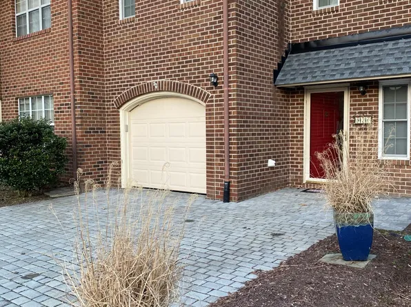 920 Poquoson Cir, Virginia Beach, VA 23452