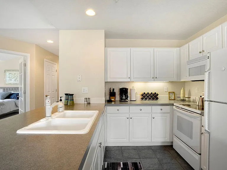 5225 White Willow Dr #P220 — Photo 9