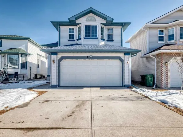 22 NW Applestone Park SE, Calgary, AB T2A 7S4