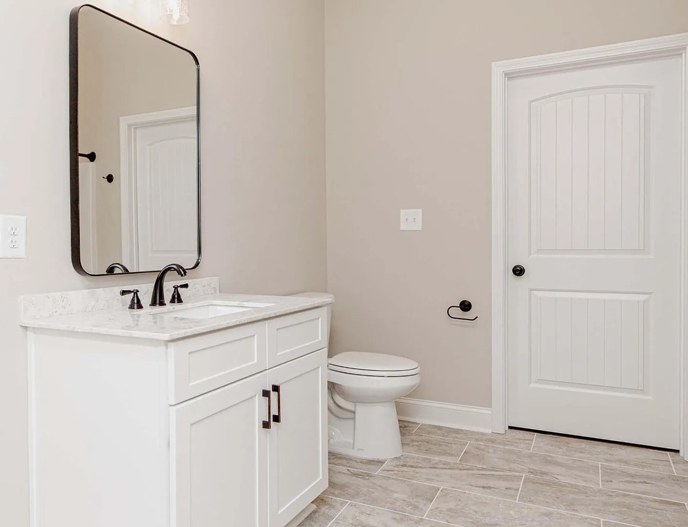 1009 Northside Dr - SUITE 203 — Photo 3