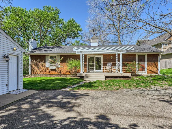 1115 Brown Rd S, Wayzata, MN 55391