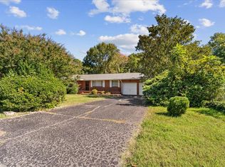 902 Hogan Rd, Rossville, GA 30741