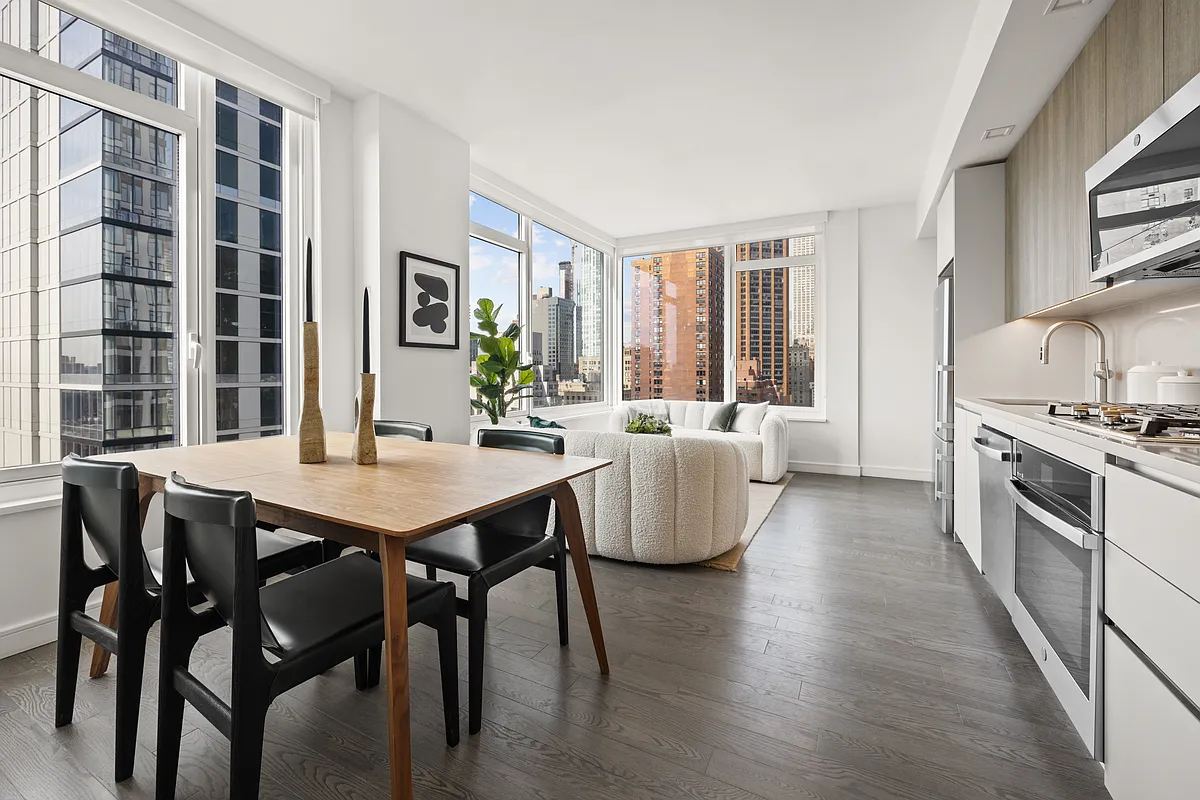 Building Photo - 509 3rd Ave #19D
