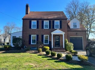 220 Parsippany Rd, Whippany, NJ 07981