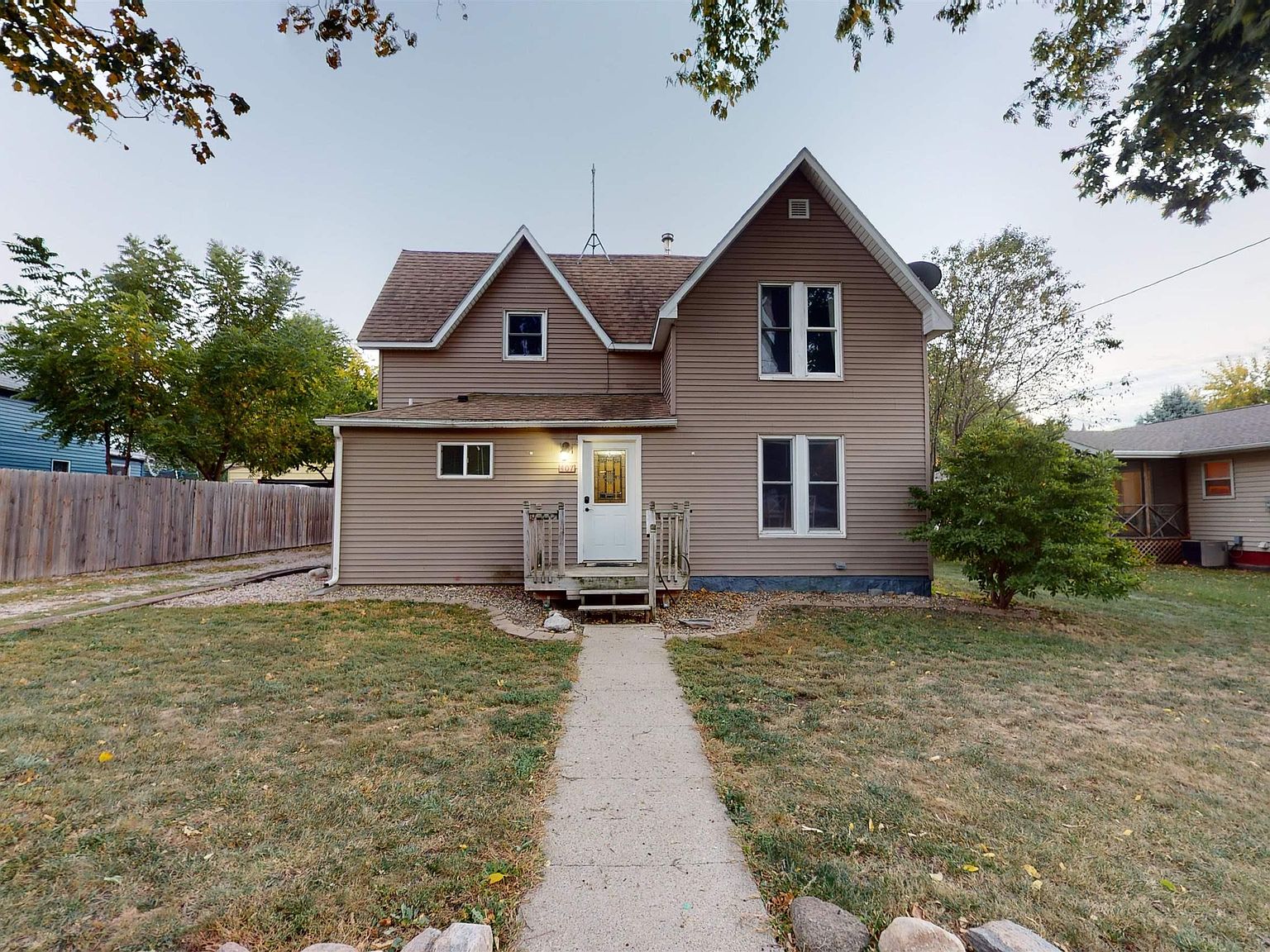 407 Blake St, Sioux Rapids, IA 50585 Zillow