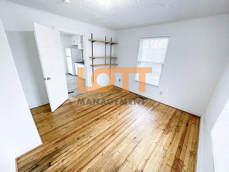 1 Monroe St — Photo 14
