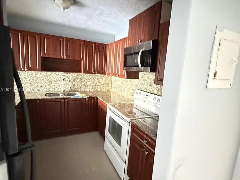 7010 NW 186th St #5-201 — Photo 2