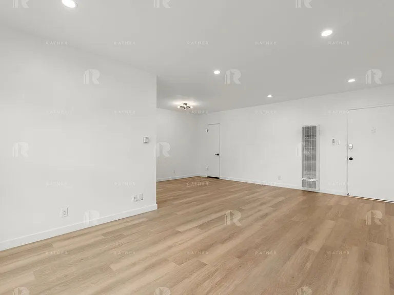 (Sr/Eu/Yo:B) 3280 Provon Lane — Photo 6