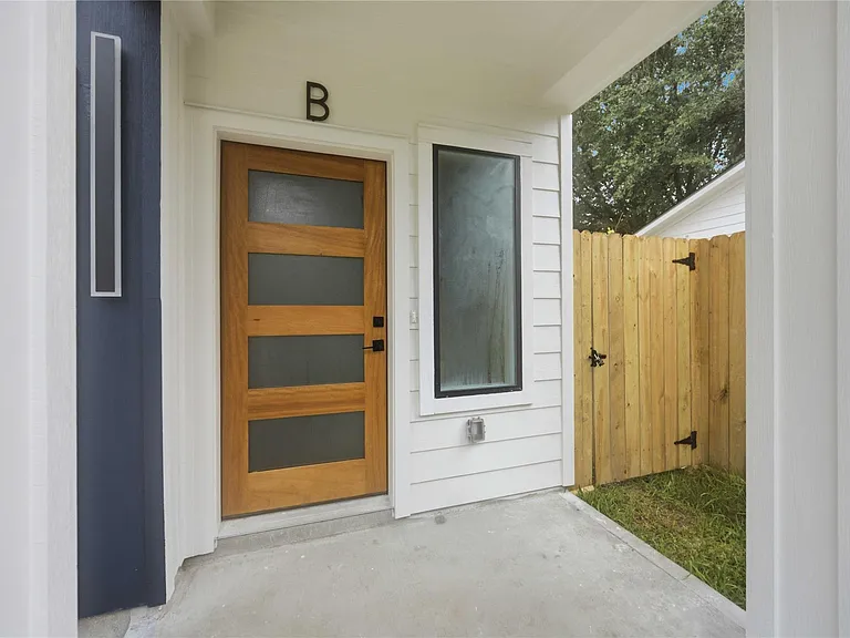 8013 Moon Beam St #B — Photo 2
