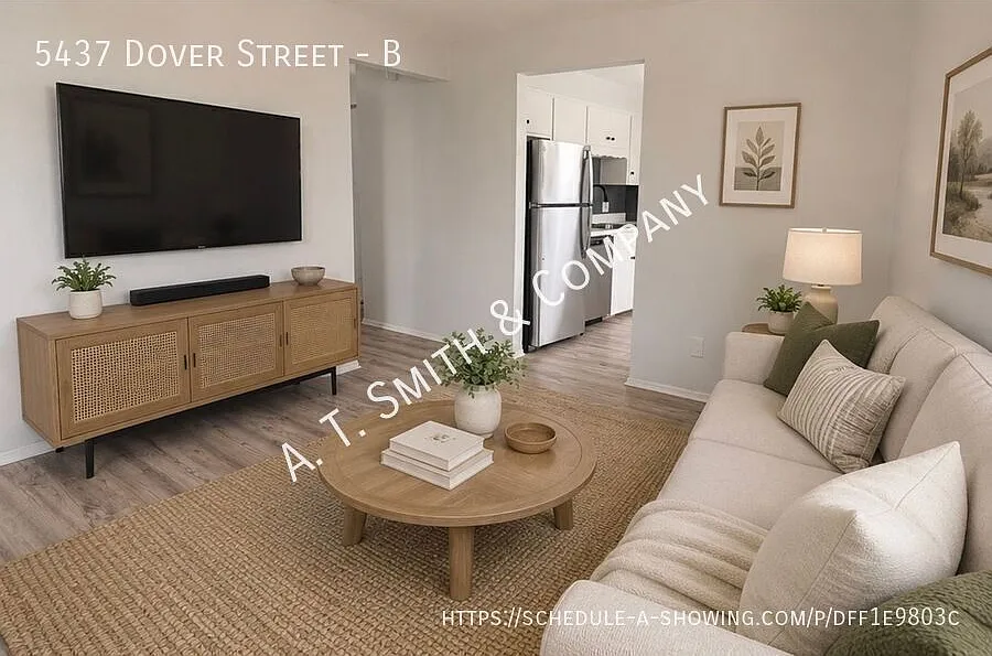 2 Bedroom Near Olde Town Arvada! Pet Friendly ! ! — Photo 2