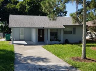 658 105th Ave N, Naples, FL 34108