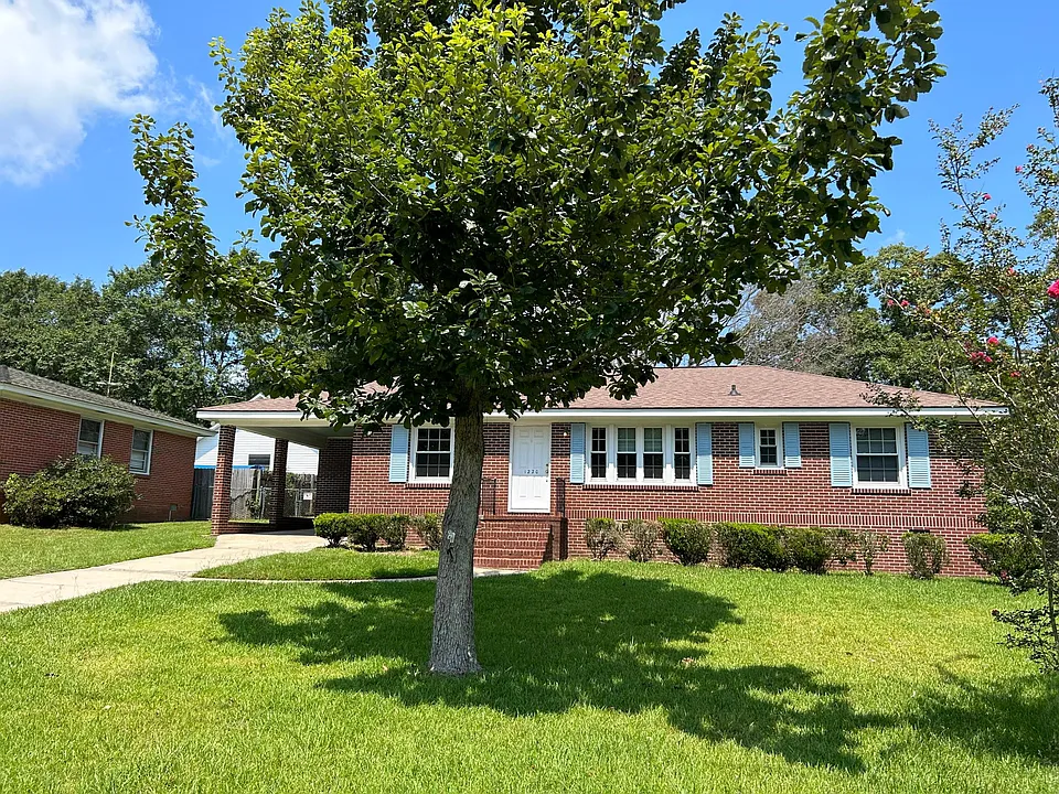 1220 Fort Dr