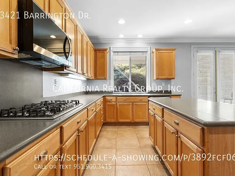 33421 Barrington Dr — Photo 17