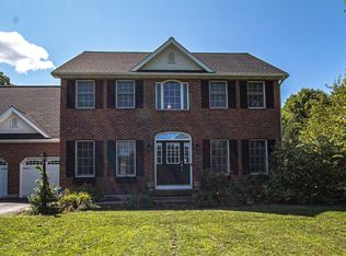 15 Victorian Dr, Poestenkill, NY 12140