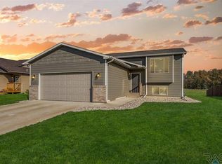 110 N Ceylon Ave, Tea, SD 57064