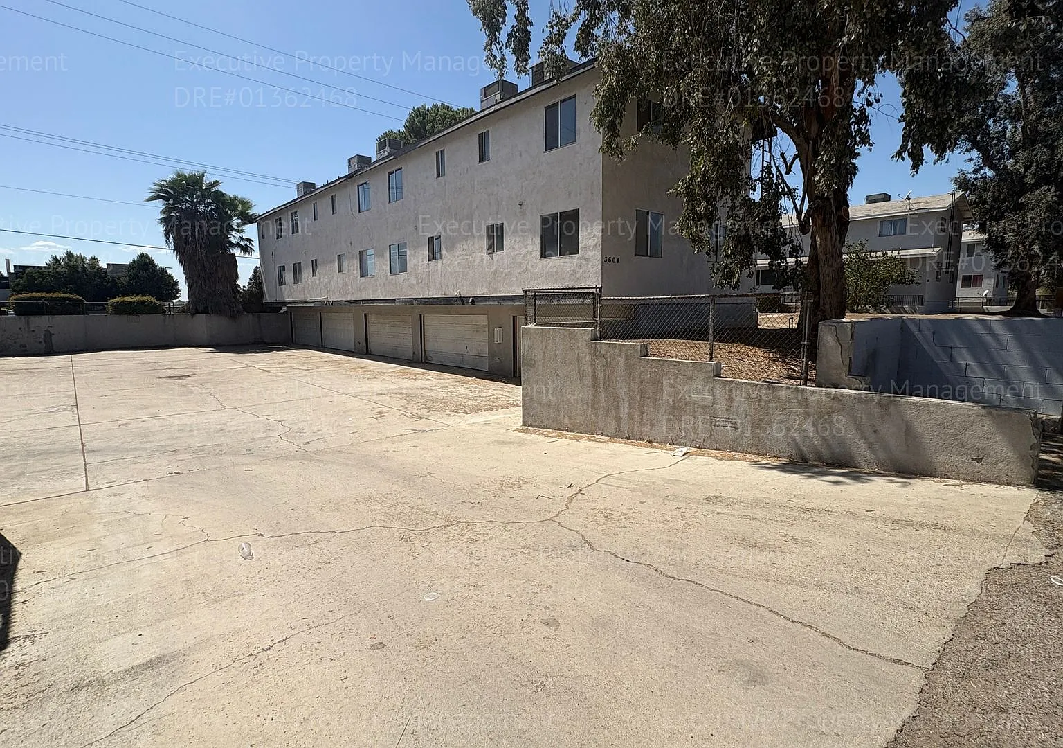 3604 Panama Ln — Photo 3
