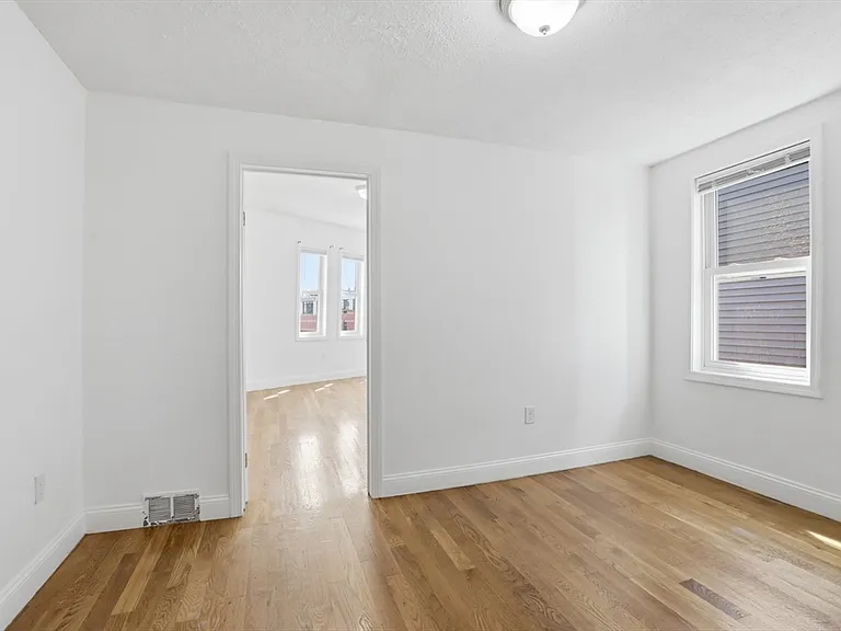 176 Ferry St #3L — Photo 17