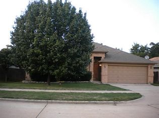 1012 Gaines Mills Rd, Grand Prairie, TX 75052