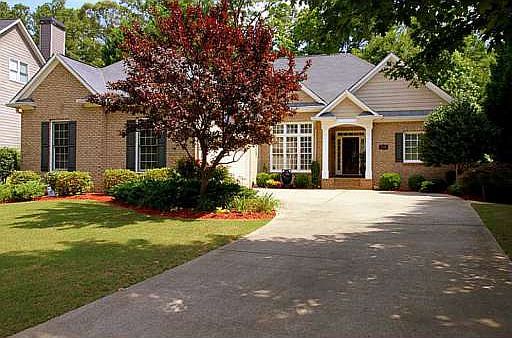 1st image of 338 Woodbrook Crst