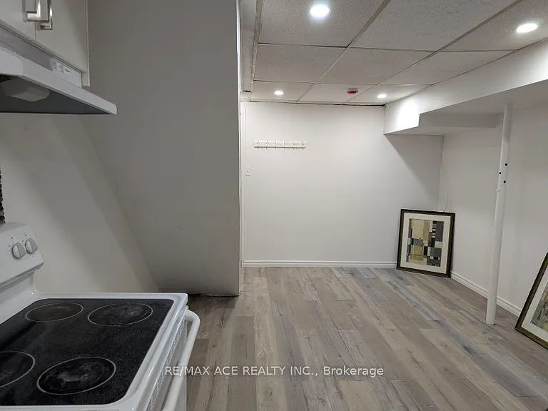 23 Riviera Dr #BASEMENT — Photo 5