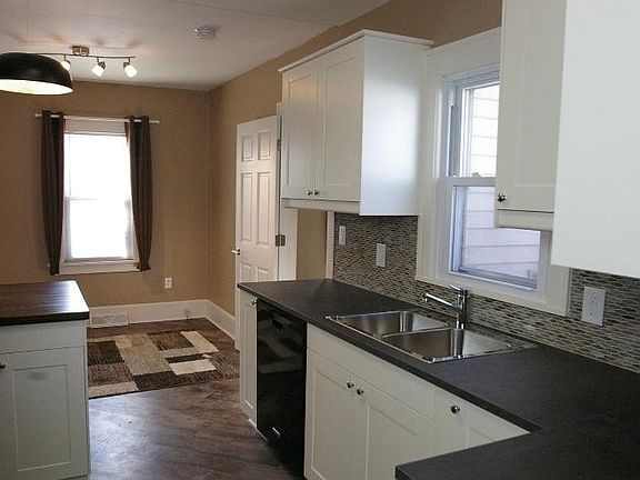 5th image of 705 Sherwood Ave