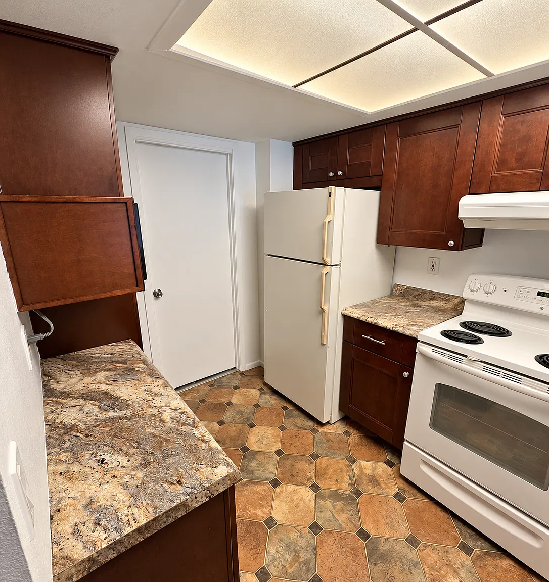 2 bed, 950 sqft, $1,675 — Photo 4
