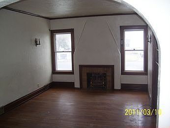 2nd image of 384 Tremont Ave