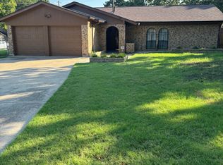 2700 Plover Ln, Irving, TX 75060