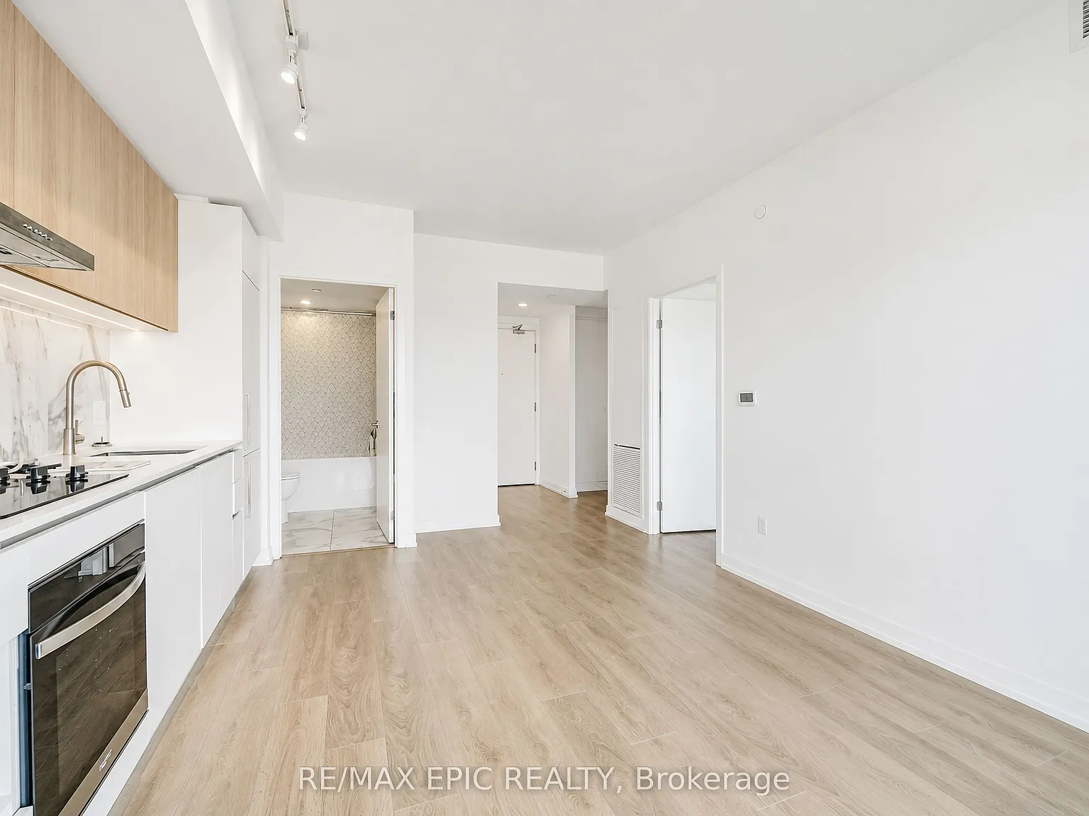 2 bed, $2,350 — Photo 4