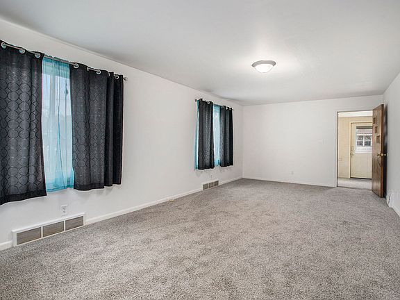 4th image of 27 Lourim Ct