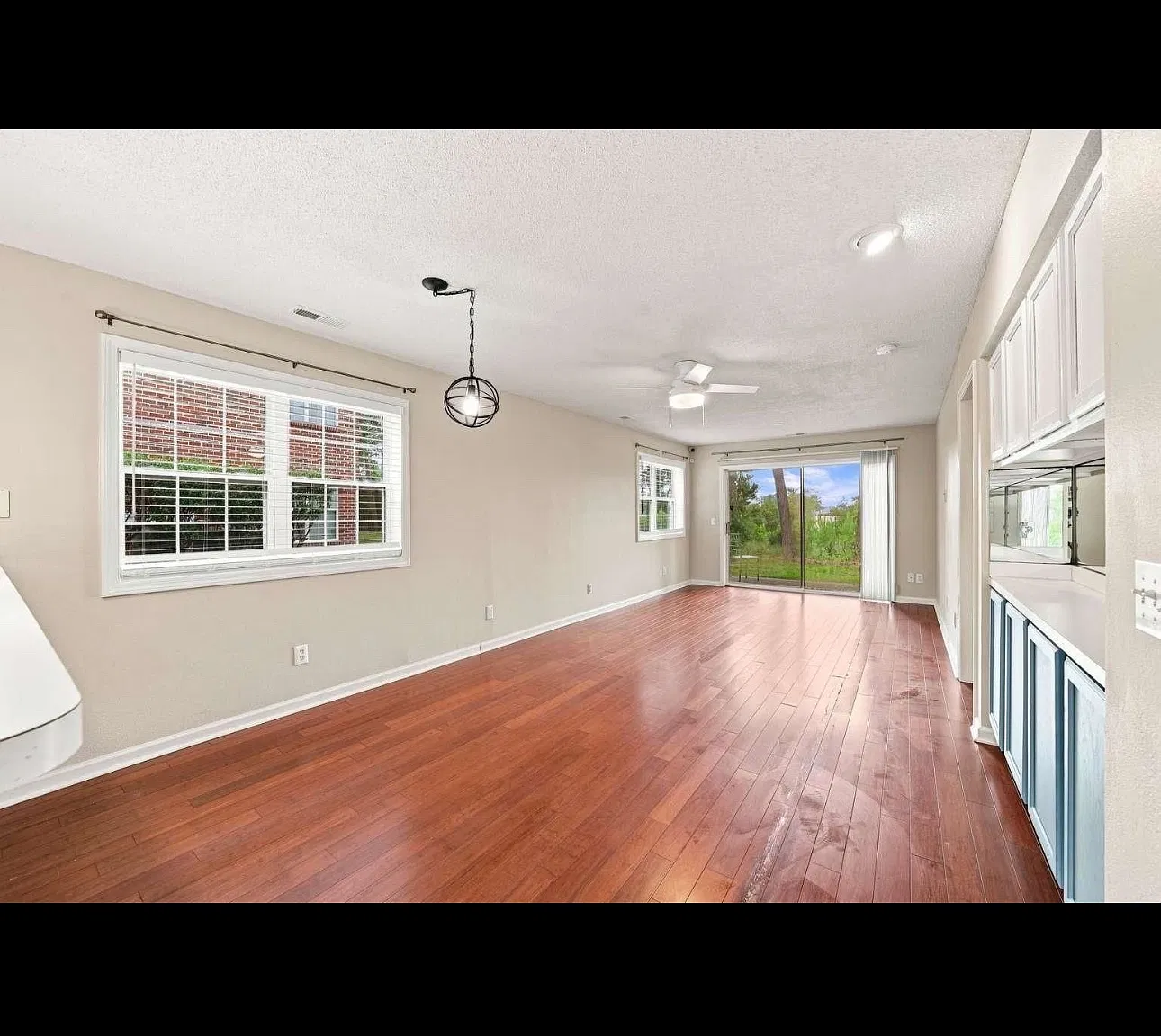 2 bed, 1100 sqft, $1,600 — Photo 3