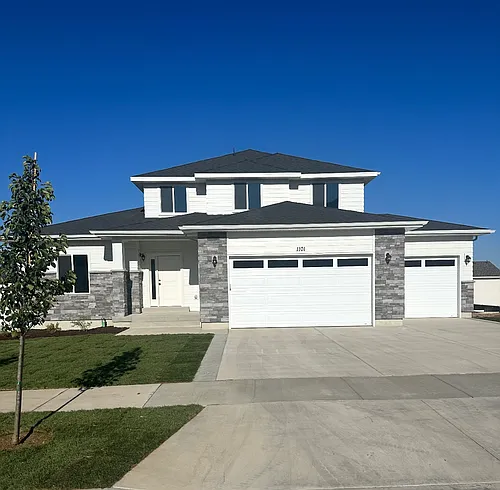 1101 N Carriage Ln Photo 1