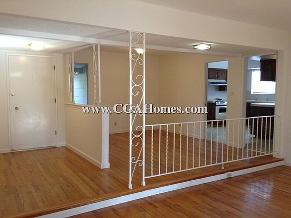 4th image of 5925 Oakbrook Dr