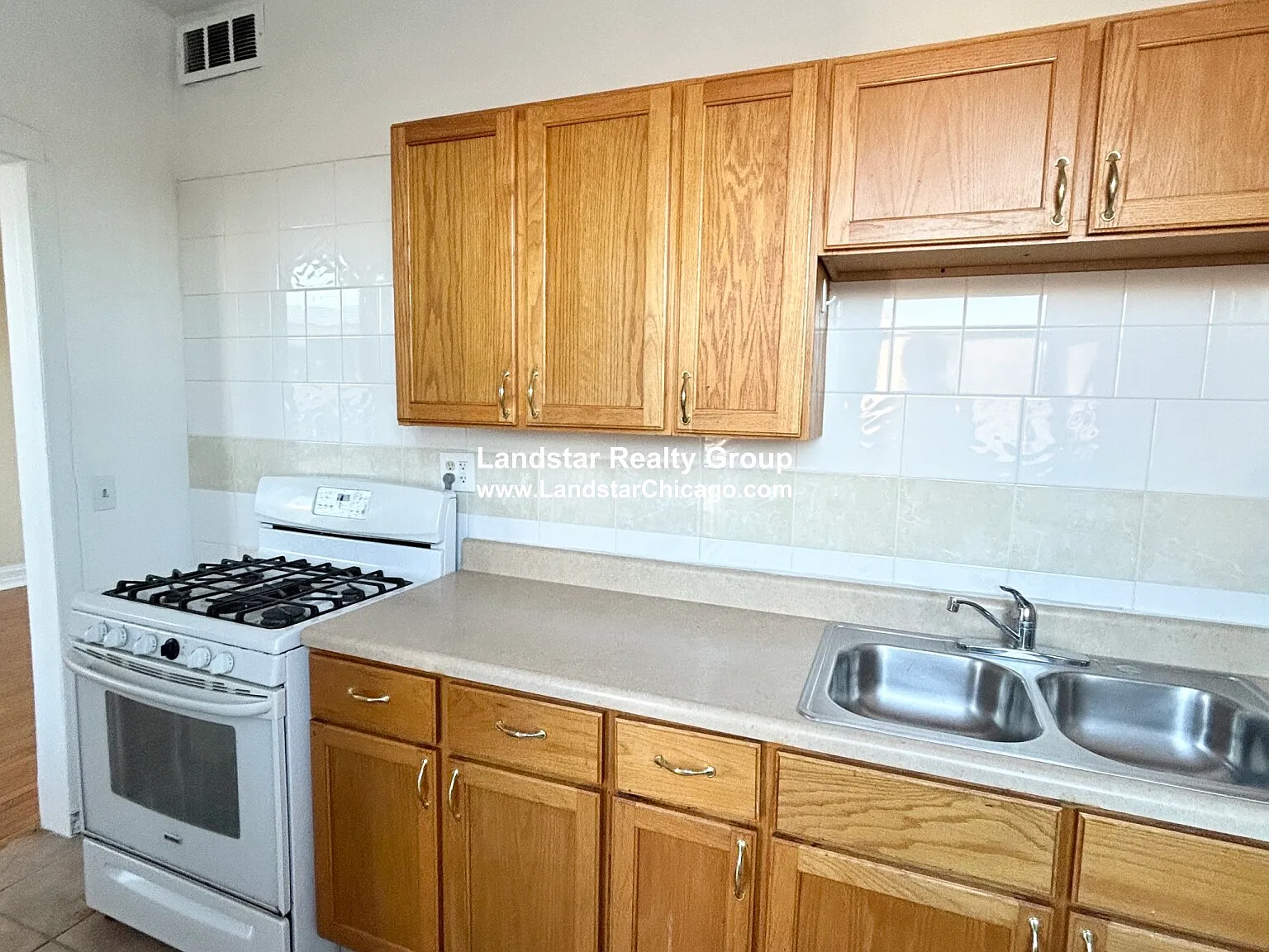 2 bed, 1.0 bath, $1,695 — Photo 3