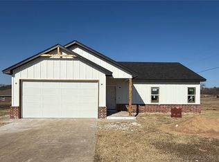 17585 Dove Dr, Claremore, OK 74019