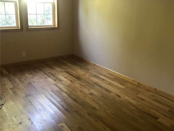 4th image of 1347 E 54th St