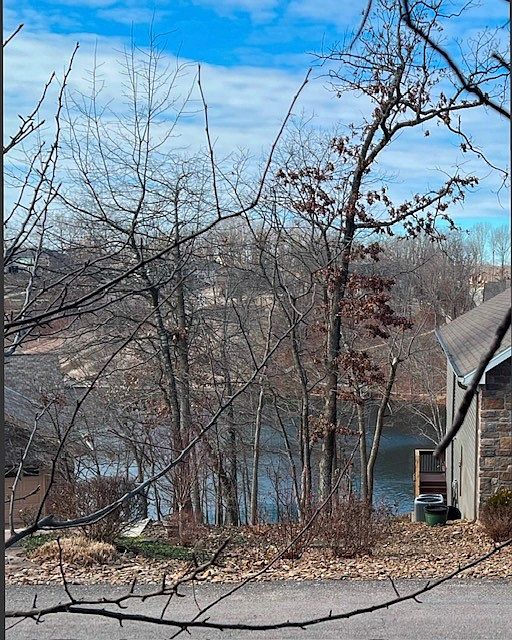 2nd image of 11 Applecross Ln #11