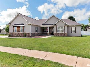 620 N Fairgrounds Way, Elmwood, IL 61529