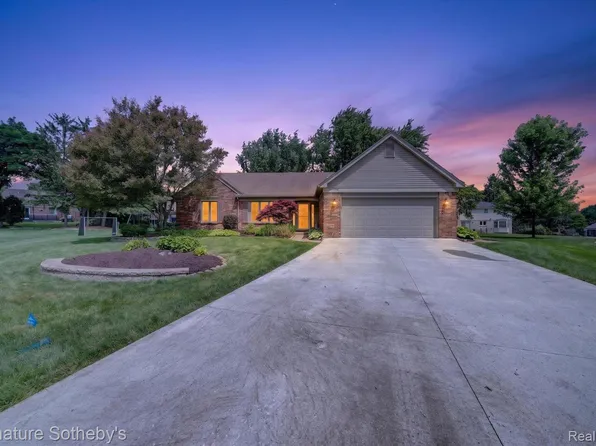 23499 Winthrop Ct, Novi, MI 48375