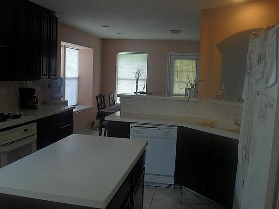 5th image of 12319 Maple Leaf Ln