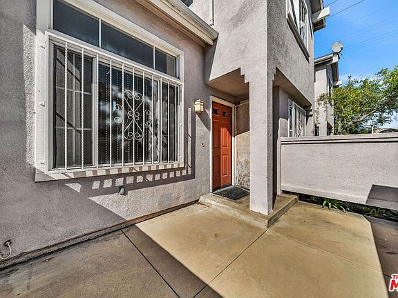 3rd image of 820 W Compton Blvd Unit 17
