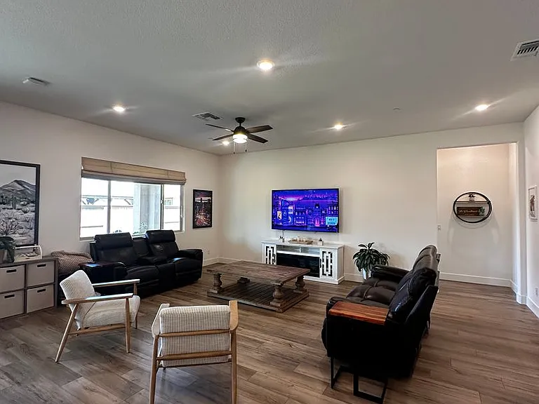 2305 Banks Dr — Photo 13