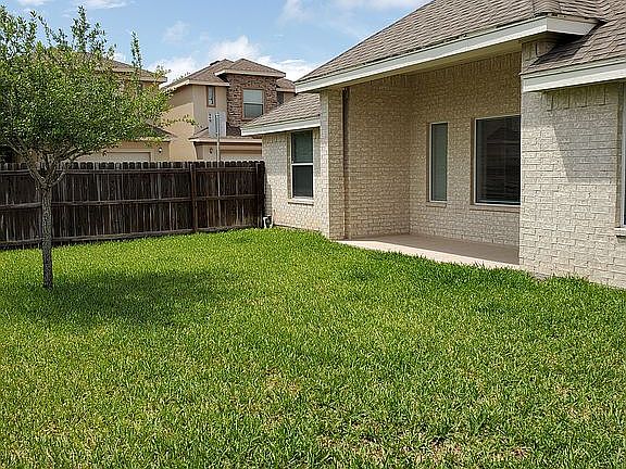 4th image of 2112 Treasure Oaks Dr